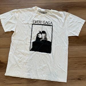 Lady Gaga Mayhem Short Sleeve T-Shirt White Size Medium Unisex